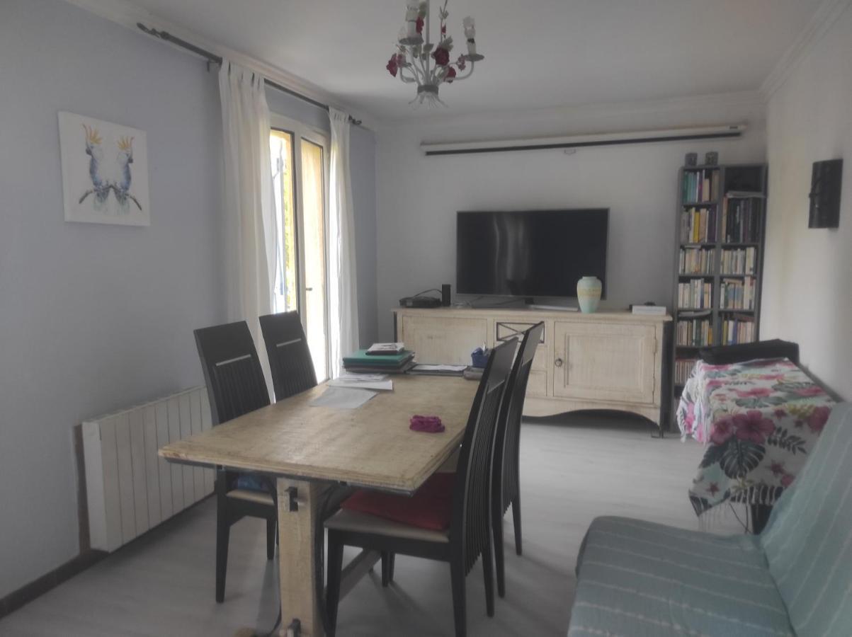 Chambre Spatieuse Avec Grand Lit. Aspet Dış mekan fotoğraf