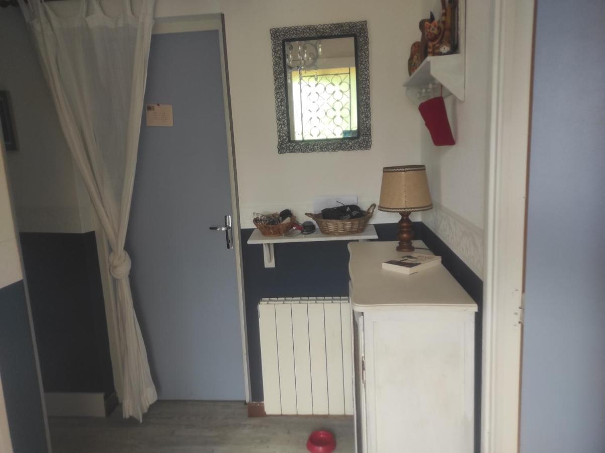 Chambre Spatieuse Avec Grand Lit. Aspet Dış mekan fotoğraf